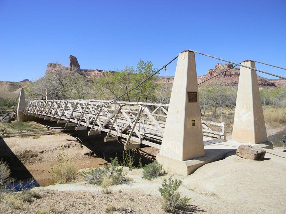 San Rafael Swinging Bridge
