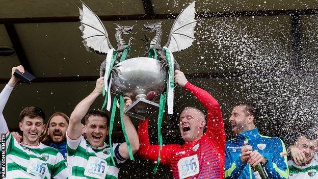 The New Saints celebrate winning the 2021-22 Cymru Premier title.