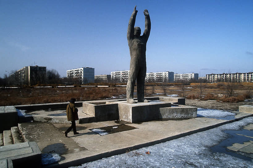После распада СССР в 1991 году космодром стал собственностью Республики Казахстан, после чего пережил годы кризиса