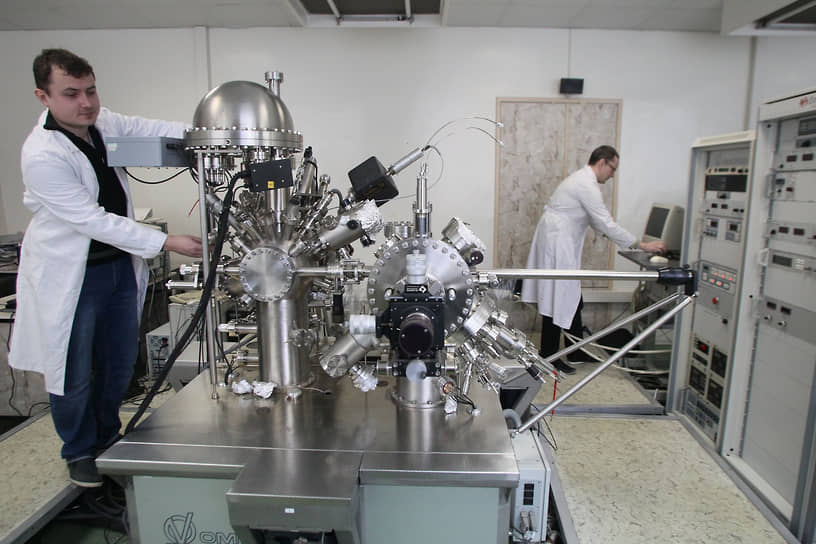 Сканирующий зондовый атомно-силовой микроскоп в лаборатории НИФТИ при физическом факультете ННГУ