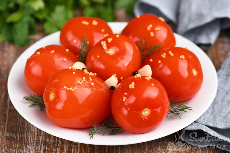 Solenye-pomidory-v-bankah.jpg
