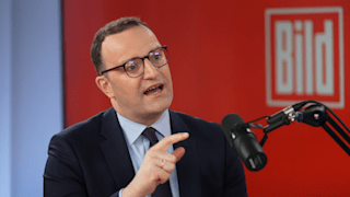 Spahn im BILD-Interview: „Der Kanzler fällt auf Putins Bluffs rein!“