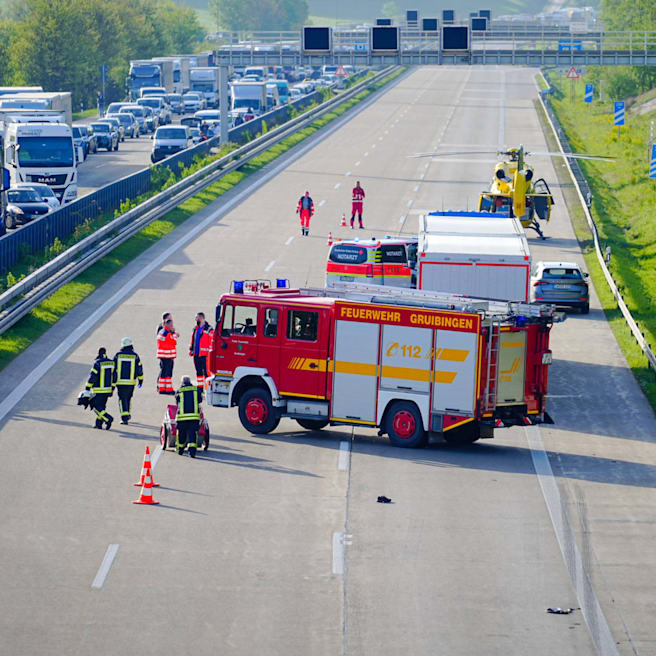 Tragödie bei Gruibingen: Autobahn 8 nach Unfall voll gesperrt