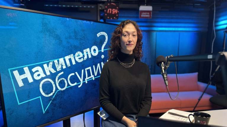 Anna Krasnukhina Kiehuuko yli-podcastissa.