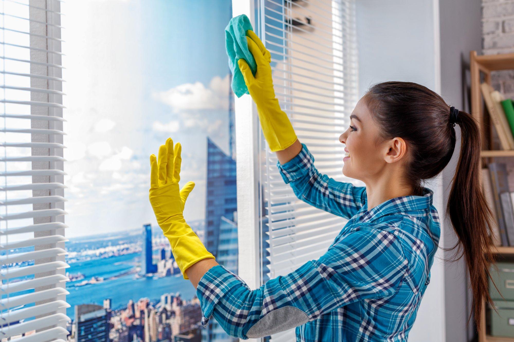 Чистые окна за 30 минут: весенняя уборка экспресс-способом