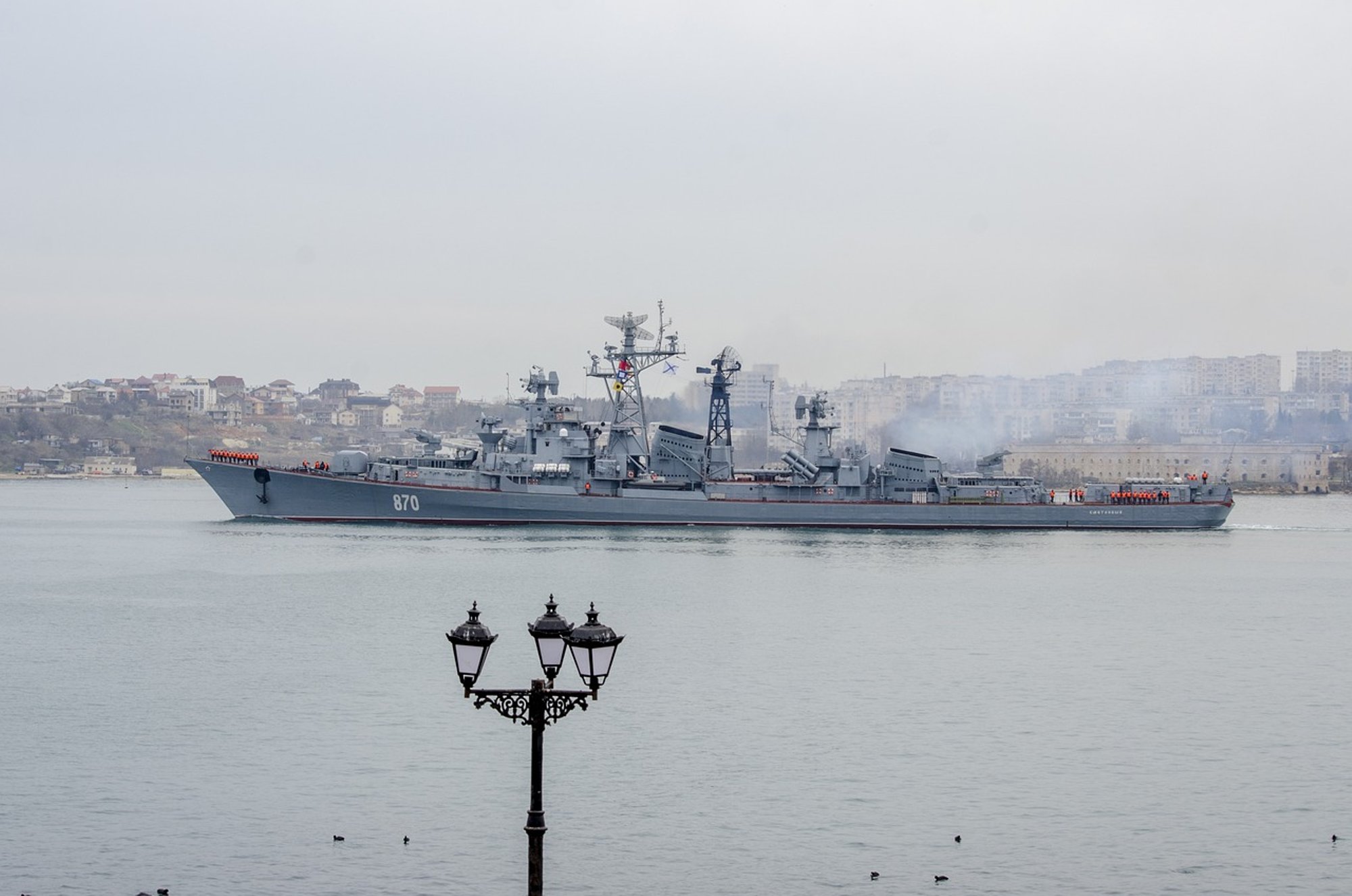 ВИДЕО | Возле Севастополя в море упал военный самолет