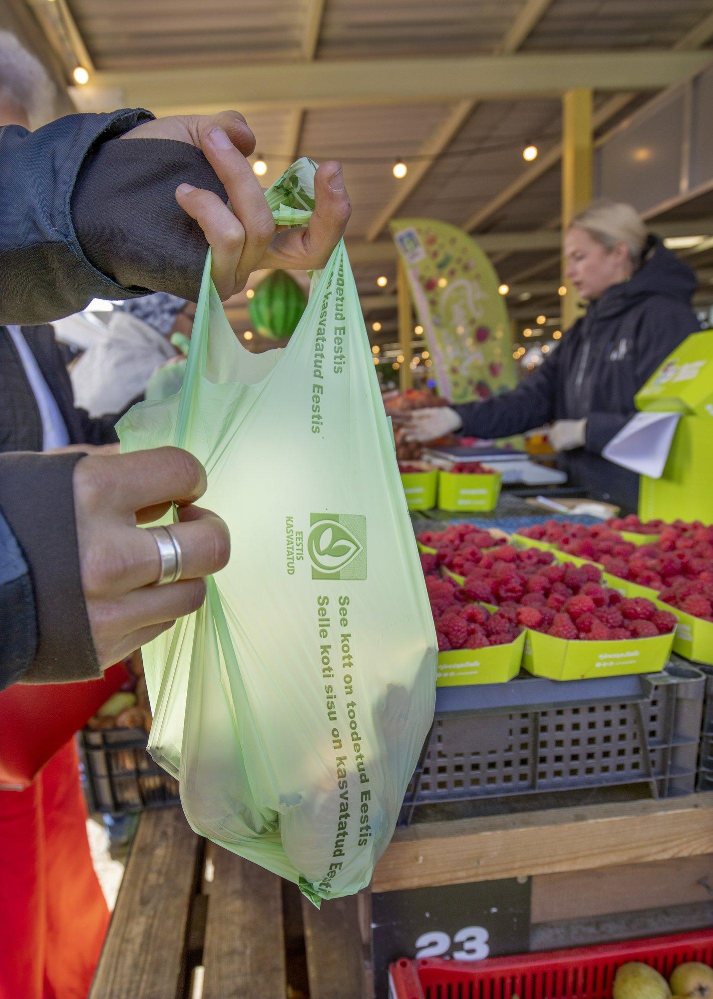 Valus tõde biolagunevate kottide kohta: Eestis ootab neid tuline saatus, mil biolagunemisega mingit pistmist pole 