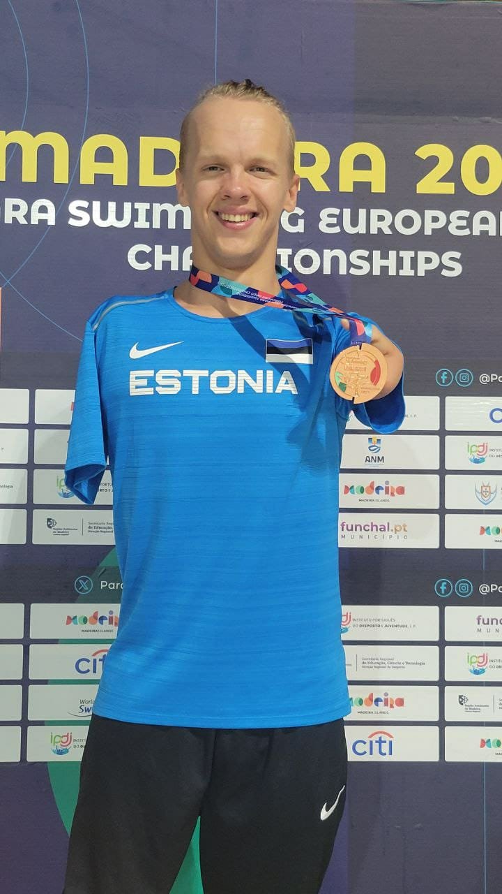 Эстонский пловец завоевал бронзовую медаль на чемпионате Европы по параплаванию