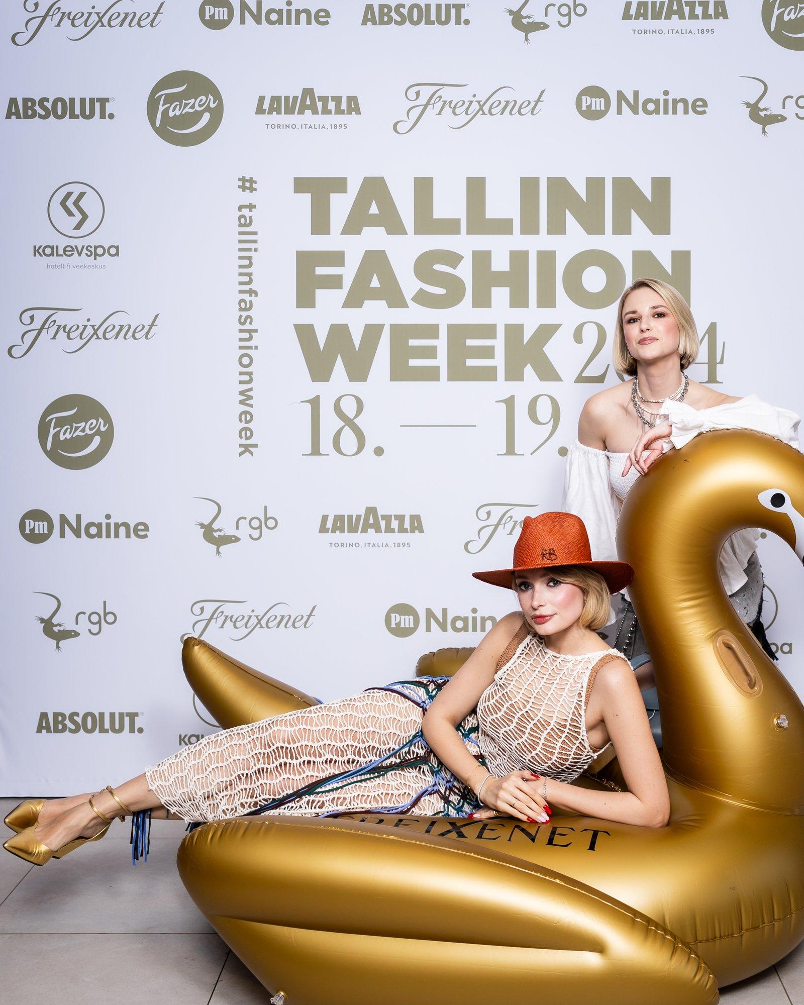 ФОТО | Стильно расположились у бассейна! Смотрите, как оделись гости Таллиннской недели моды
