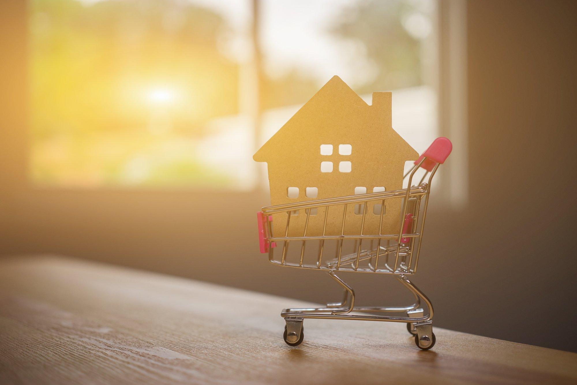 Покупать или арендовать: насколько выгодно сейчас брать кредит на покупку жилья?