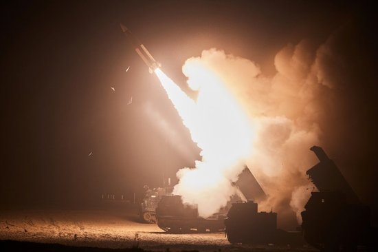 США тайно поставили Украине 300-километровые ракеты ATACMS. Их уже применили в Крыму