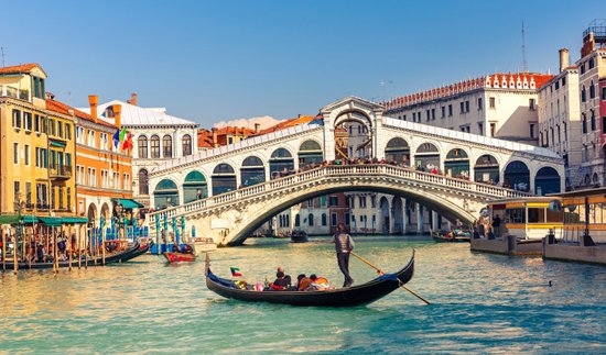 За въезд в Венецию отныне придется платить. Станет ли в городе меньше туристов?