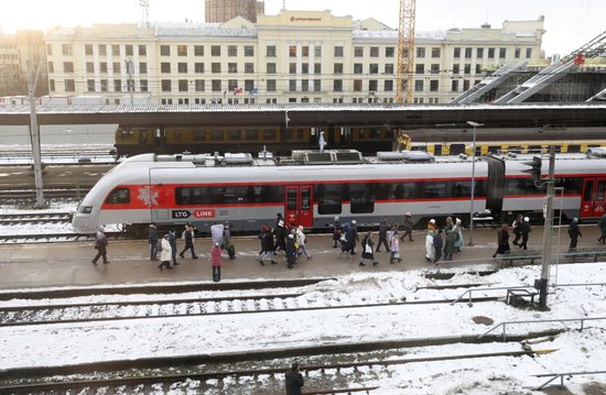 Поезд Вильнюс–Рига снабжает Ригу туристами. На него возлагают большие надежды