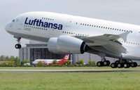 "Бардак полный! Я добиралась до места назначения 28 часов". Lufthansa массово отменяет рейсы