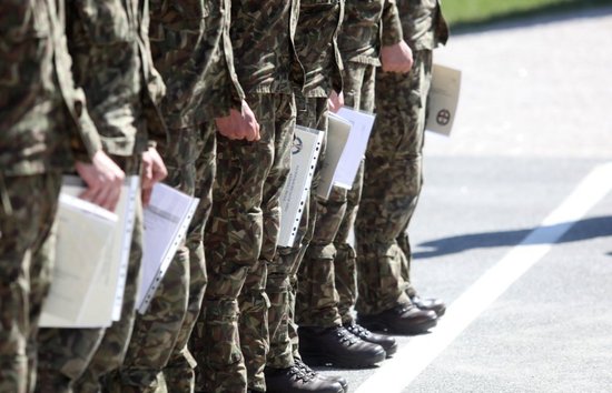 ES būtu jāveido sava armija, uzskata teju puse aptaujāto Latvijas iedzīvotāju