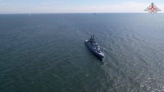 Ukraina Baltijas jūras karaflotes bāzē aizdedzinājusi Krievijas raķešu kuģi