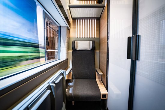 "Кабинки для поцелуйчиков": В немецких поездах скоро появятся приватные кабины с матовым стеклом