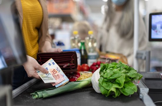 В Польше отменили льготный НДС на продукты, но торговцы не спешат повышать цены