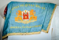 'Delfi' palīdz Rīgas 34. vidusskolai atgūt 2. pasaules kara laikā zudušo skolas karogu