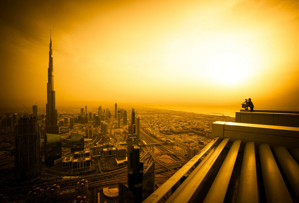 Trey photographing the Burj by Rene Smith-X3.jpg