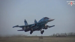 Руското министерство на отбраната показа как Су-34 стреля с планиращи бомби срещу Украйна