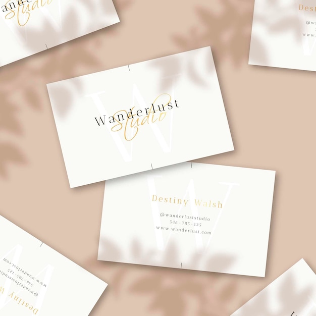 Free vector minimal golden business cards template