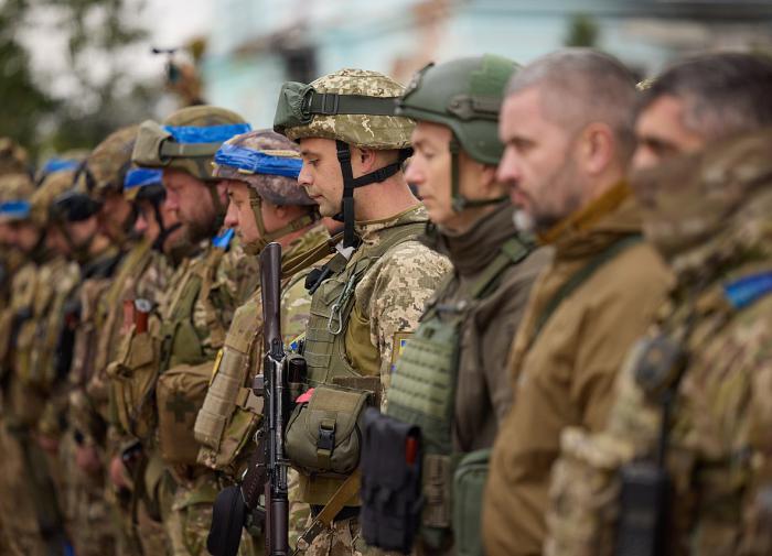 Украинская армия бездарно и сражалась за Очеретино