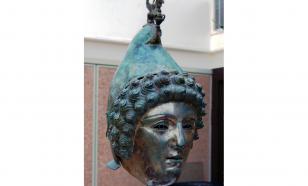 Артефакты истории: самый дорогой шлем Англии