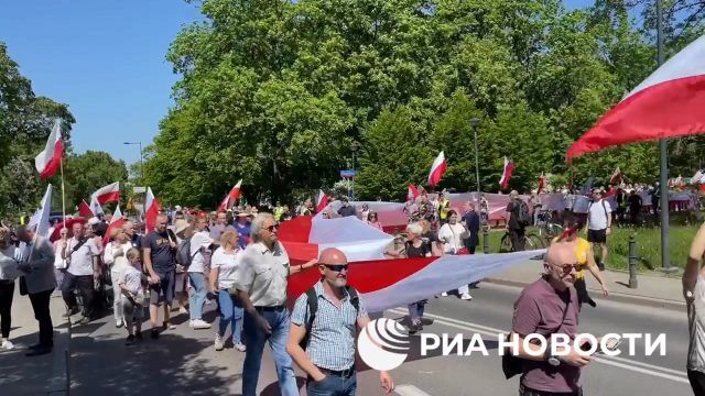 Марш в Варшаве против вовлечения Польши в конфликт на Украине