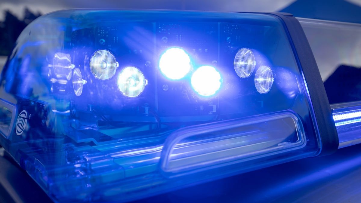 Bei dem Unfall hat eine 19-jährige Wolfenbüttelerin einem 36-Jährigen die Vorfahrt genommen, berichtet die Polizei. (Symbolbild)