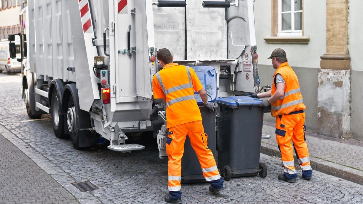 Die Müllabfuhr im Landkreis Helmstedt verschiebt sich im Mai. (Symbolbild)