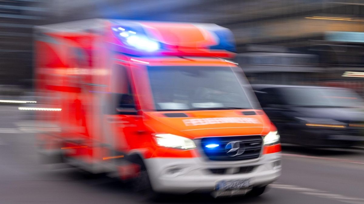 (Symbolbild) Ein 91-Jähriger musste nach einem Zusammenstoß in Salzgitter-Lebenstedt ins Krankenhaus.