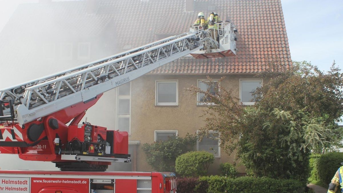 Die Feuerwehr löschte einen Kellerbrand in der Industriestraße in Helmstedt.