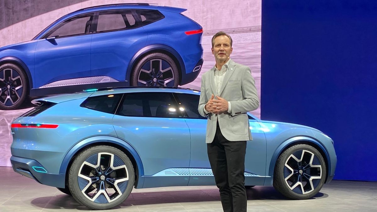 VW-Markenchef Thomas Schäfer präsentierte in Peking den ID.Code, der 2026 auf den Markt kommen soll.