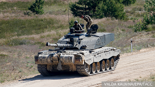 Forbes назвал бесполезными переданные Британией Украине танки Challenger