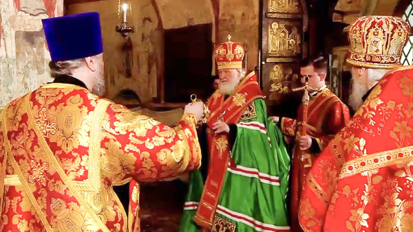 Патриарх Кирилл благословил Путина на службу Родине