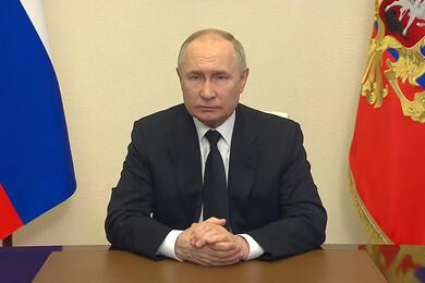 Владимир Путин во время своего обращения после теракта в концертном зале в Подмосковье, 23 марта 2024 года. Скриншот видео kremlin.ru