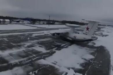 Скриншот видео с дрона на аэродроме Мачулищи. 2023 год. Скриншот