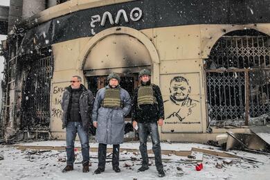 Дмитрий Щигельский, Зенон Позняк и Павел Усов в Бахмуте, 29 января 2023 года. Фото: пресс-служба полка Калиновского