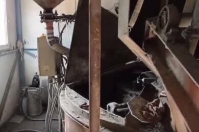 В Волковысском районе на производстве погиб работник, ремонтировавший бетоносмеситель