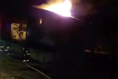На пожаре в Узденском районе работники МЧС спасли мужчину, его брат погиб