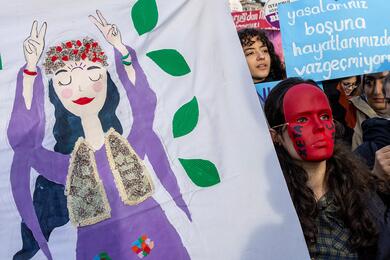 Акция протеста, приуроченная к Международному дню борьбы за ликвидацию насилия в отношении женщин, в Стамбуле, Турция, 25 ноября 2023 года. Фото: Reuters