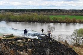 Возгорание сухой травы в районе Колычево, города Коломны, Московская область