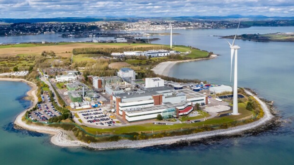 A renewable electricity plant located on a peninsula 