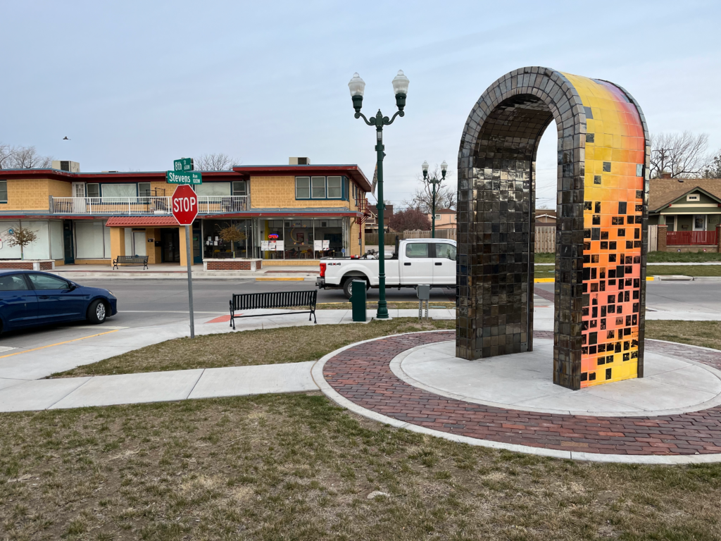 "El Arco," a sculpture by Armando Minjárez Monárrez, was erected in Garden City last year.