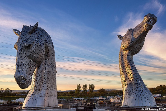 Скульптуры получили название «Келпи» в честь мифических водяных духов, живущих в шотландских реках и горных озерах 
