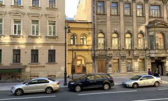 Загадка самого маленького дома в центре Петербурга