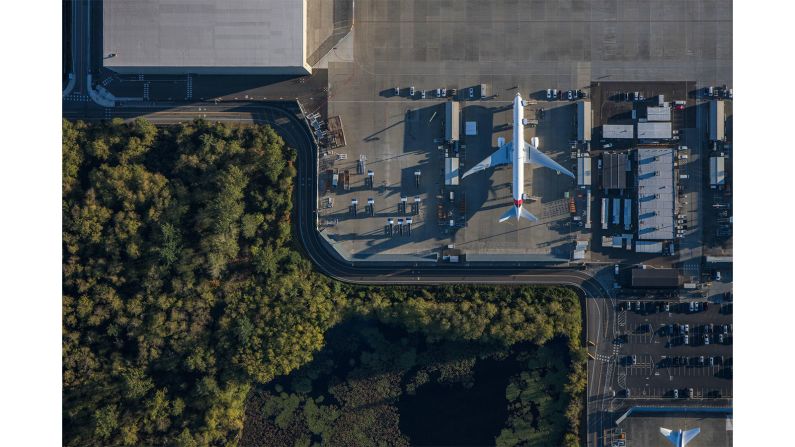 <strong>Aviation awareness:</strong> "Looking at them from above, is so much more interesting when you get to see all of the infrastructure at work," says Kelley. <em>Pictured here: 777-300 at Paine Field, Seattle</em>