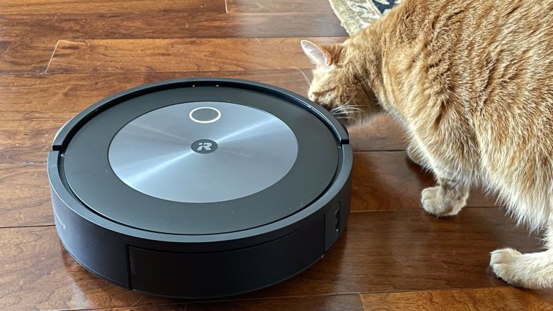 Underscored best robot vacuums lead image