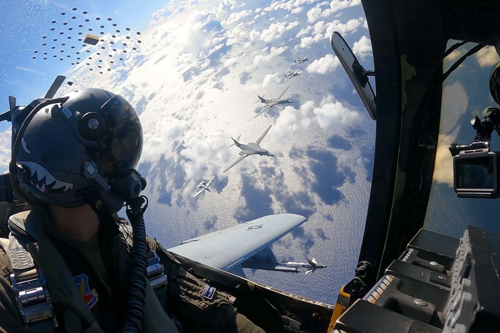 A pilot cans see multiple planes from the cockpit